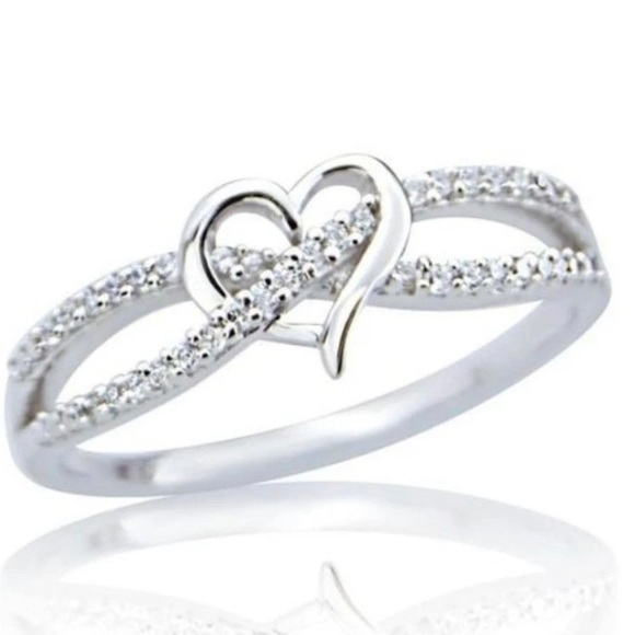 💖5 items for $25 Sale!💖 Rhinestone Heart Decor Ring - Picture 2 of 3